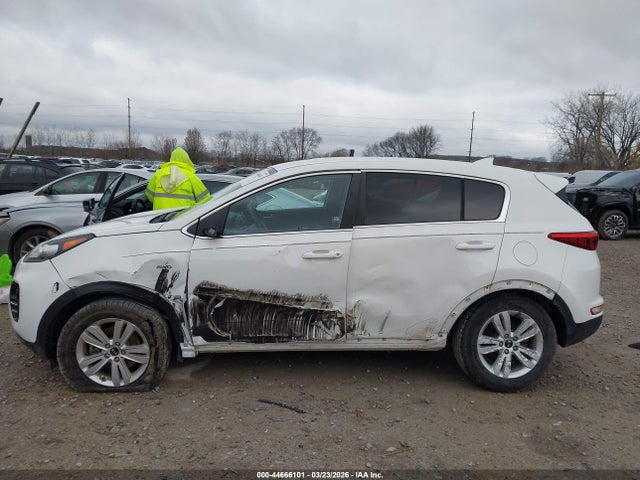 Продажа на аукционе авто 2018 Kia Sportage Lx, vin: KNDPMCAC9J7430583, номер лота: 44666101