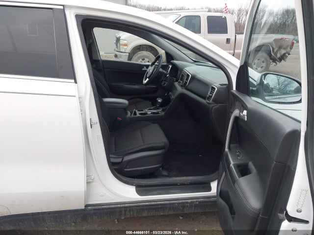 Продажа на аукционе авто 2018 Kia Sportage Lx, vin: KNDPMCAC9J7430583, номер лота: 44666101