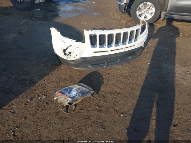 2016 Jeep Compass Sport მანქანა იყიდება აუქციონზე, vin: 1C4NJCBA9GD743141, აუქციონის ნომერი: 44666147