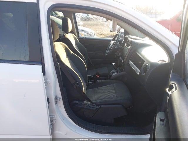 2016 Jeep Compass Sport მანქანა იყიდება აუქციონზე, vin: 1C4NJCBA9GD743141, აუქციონის ნომერი: 44666147