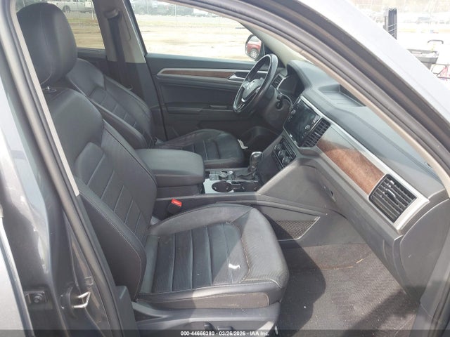 2018 VOLKSWAGEN ATLAS 1V2NR2CA0JC559557 Photo 4