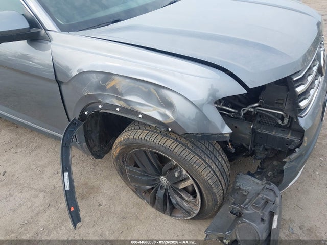 2018 VOLKSWAGEN ATLAS 1V2NR2CA0JC559557 Photo 5