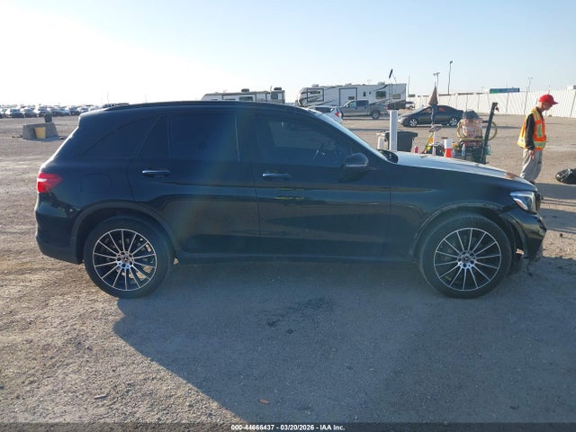 44666437 :رقم المزاد ، WDC0G4JB1JV100738 vin ، 2018 Mercedes-benz Glc 300 مزاد بيع