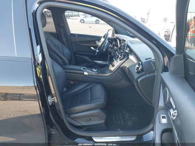 44666437 :رقم المزاد ، WDC0G4JB1JV100738 vin ، 2018 Mercedes-benz Glc 300 مزاد بيع