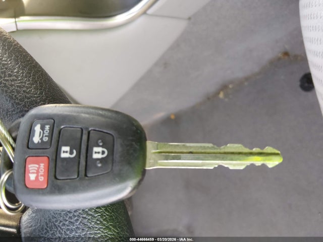 44666459 :رقم المزاد ، 4T4BF1FK7GR547213 vin ، 2016 Toyota Camry Le مزاد بيع