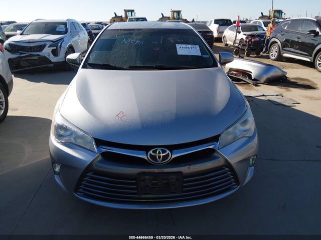 44666459 :رقم المزاد ، 4T4BF1FK7GR547213 vin ، 2016 Toyota Camry Le مزاد بيع