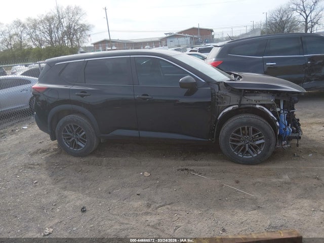 5N1BT3AA2PC753719 Nissan Rogue S Fwd