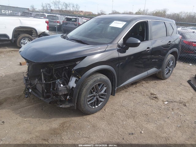5N1BT3AA2PC753719 Nissan Rogue S Fwd