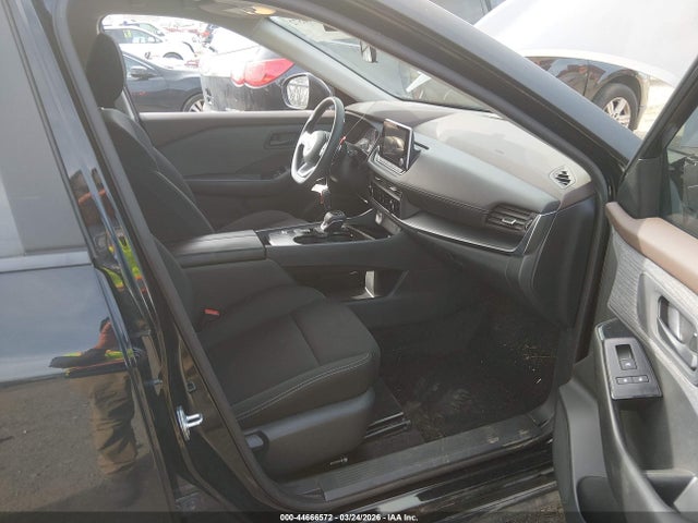 5N1BT3AA2PC753719 Nissan Rogue S Fwd