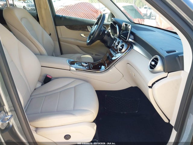 44666574 :رقم المزاد ، WDC0G4JB3JV044947 vin ، 2018 Mercedes-benz Glc 300 مزاد بيع