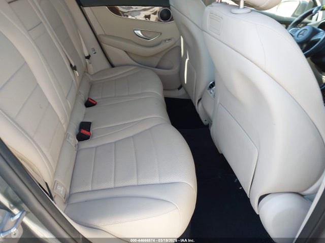 44666574 :رقم المزاد ، WDC0G4JB3JV044947 vin ، 2018 Mercedes-benz Glc 300 مزاد بيع