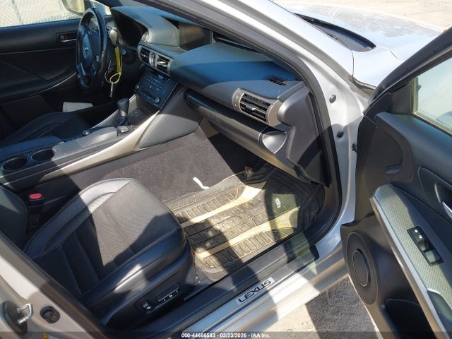 44666583 :رقم المزاد ، JTHCM1D22G5005523 vin ، 2016 Lexus Is 300 مزاد بيع