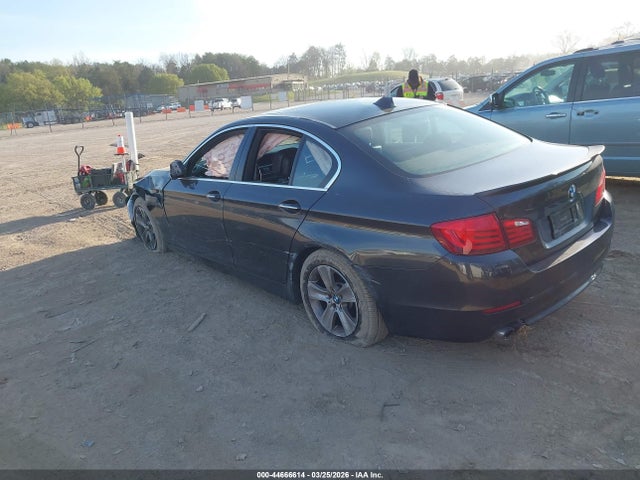 2012 BMW 528I WBAXH5C5XCDW11739 Photo 2