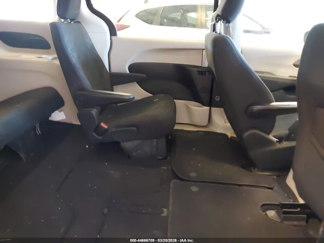 Продаж на аукціоні авто 2017 Chrysler Pacifica Touring, vin: 2C4RC1DG7HR517552, номер лоту: 44666709