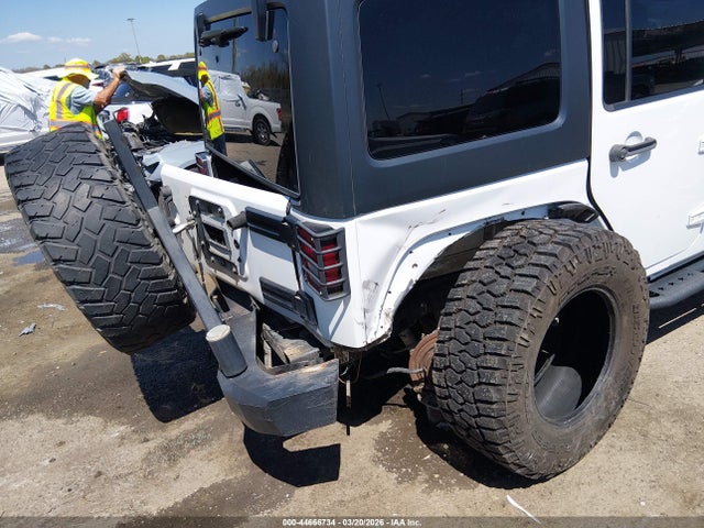 Продаж на аукціоні авто 2015 Jeep Wrangler Unlimited Rubicon, vin: 1C4BJWFGXFL693499, номер лоту: 44666734