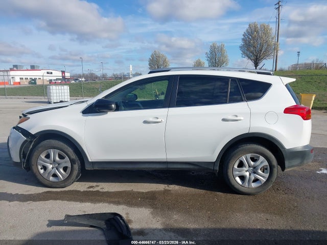 2014 Toyota Rav4 Le მანქანა იყიდება აუქციონზე, vin: JTMZFREV2EJ018970, აუქციონის ნომერი: 44666747