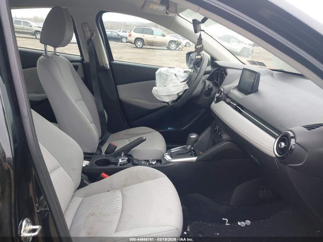 2019 TOYOTA YARIS 3MYDLBYV8KY522132 Photo 4