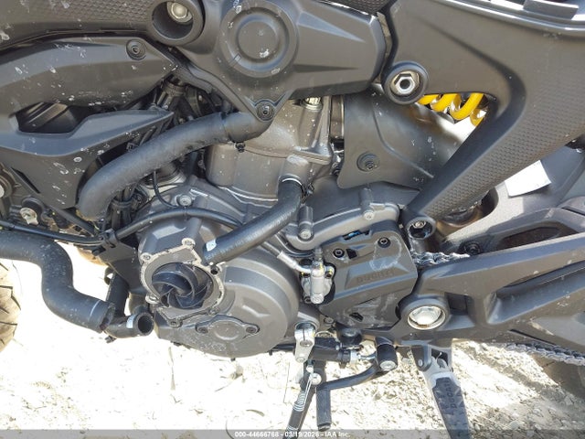 Ducati Monster 2025 ZDMMAMDT4SB010391 Image 9