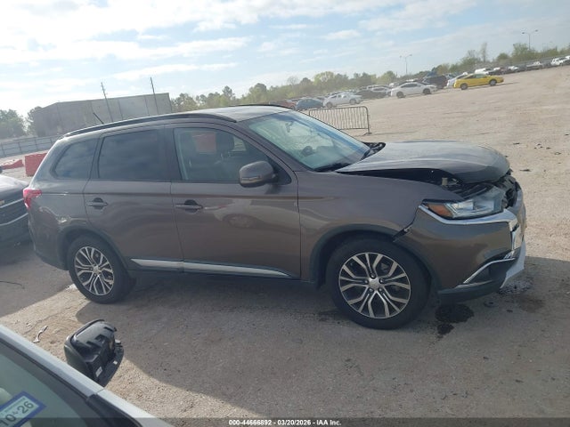 Продаж на аукціоні авто 2016 Mitsubishi Outlander Sel, vin: JA4AD3A39GZ010996, номер лоту: 44666892