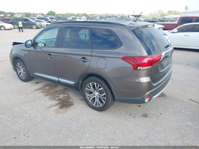 2016 MITSUBISHI OUTLANDER JA4AD3A39GZ010996 Photo 2