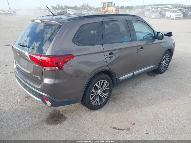2016 MITSUBISHI OUTLANDER JA4AD3A39GZ010996 Photo 3