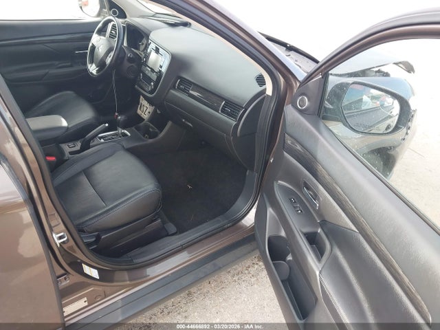 2016 MITSUBISHI OUTLANDER JA4AD3A39GZ010996 Photo 4