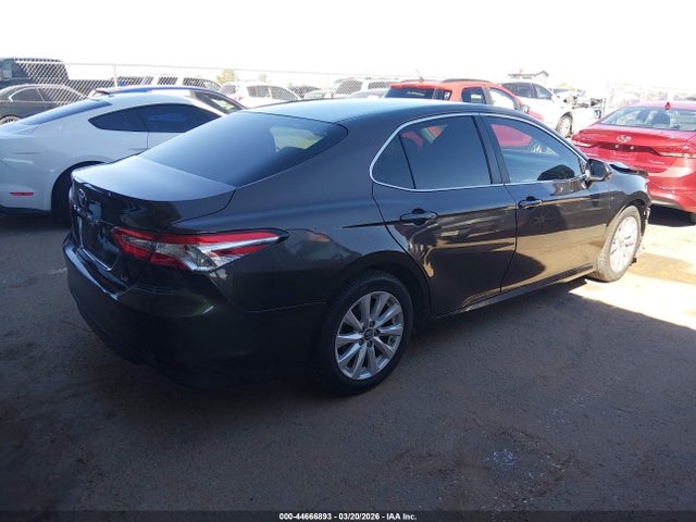 2018 TOYOTA CAMRY 4T1B11HK7JU553798 Photo 3