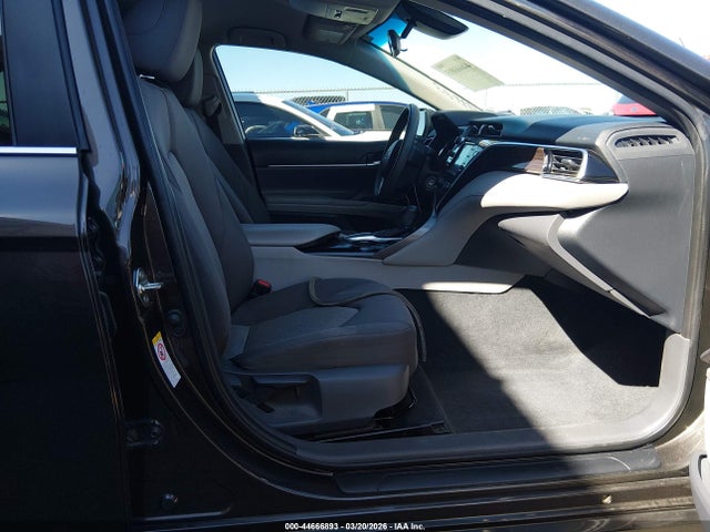 2018 TOYOTA CAMRY 4T1B11HK7JU553798 Photo 4