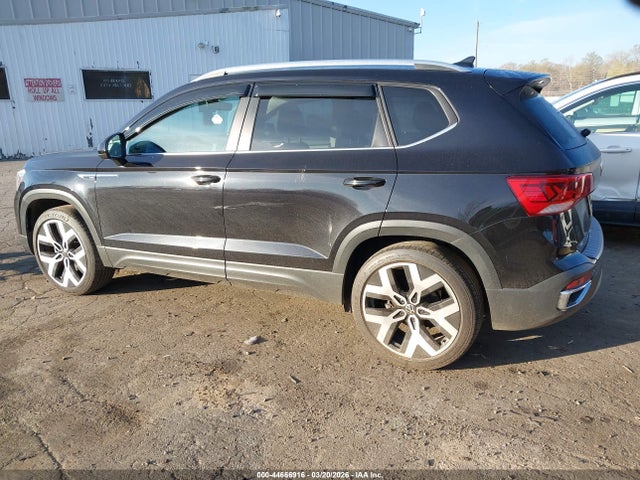 Продаж на аукціоні авто 2022 Volkswagen Taos 1.5t Sel, vin: 3VV2X7B23NM049825, номер лоту: 44666916