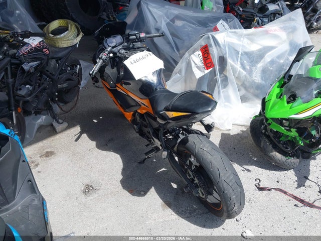 JKAEXEK11KDA34316 Kawasaki Ex650 F