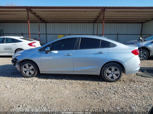 44666924 :رقم المزاد ، 1G1BC5SM3J7127761 vin ، 2018 Chevrolet Cruze Ls Auto مزاد بيع