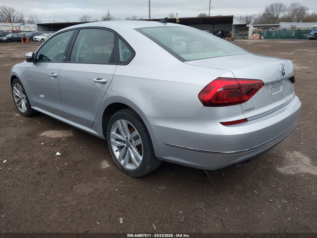 Продаж на аукціоні авто 2019 Volkswagen Passat 2.0t Wolfsburg Edition, vin: 1VWLA7A34KC001923, номер лоту: 44667011