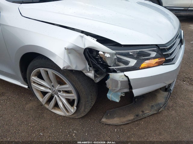 Продаж на аукціоні авто 2019 Volkswagen Passat 2.0t Wolfsburg Edition, vin: 1VWLA7A34KC001923, номер лоту: 44667011