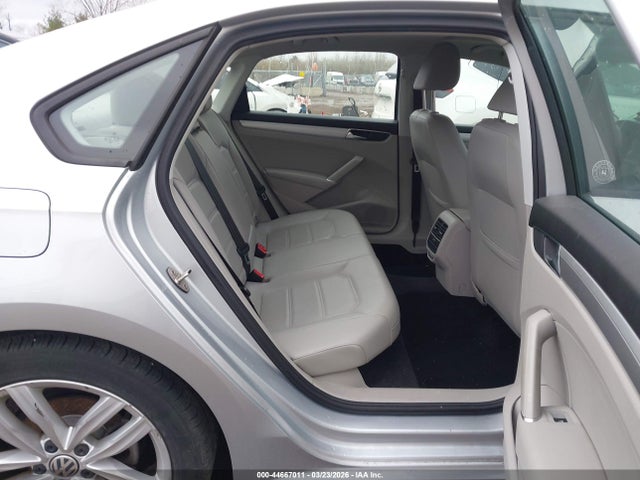 Продаж на аукціоні авто 2019 Volkswagen Passat 2.0t Wolfsburg Edition, vin: 1VWLA7A34KC001923, номер лоту: 44667011