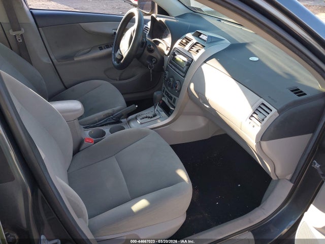 44667023 :رقم المزاد ، 2T1BU4EE4CC801579 vin ، 2012 Toyota Corolla Le مزاد بيع