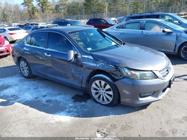 2015 1HGCR2F83FA017519 main image
