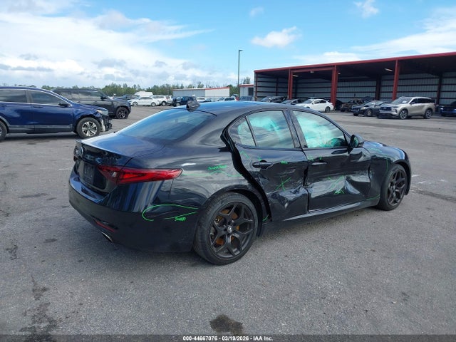 Продажа на аукционе авто 2021 Alfa Romeo Giulia Rwd, vin: ZARFAMAN8M7641814, номер лота: 44667076