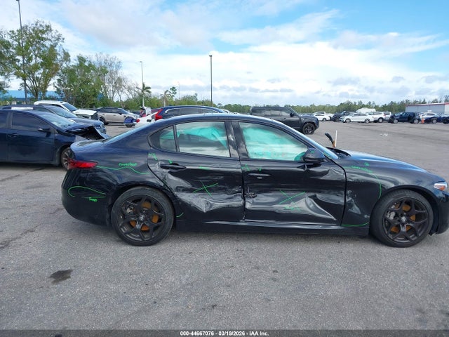 Продажа на аукционе авто 2021 Alfa Romeo Giulia Rwd, vin: ZARFAMAN8M7641814, номер лота: 44667076