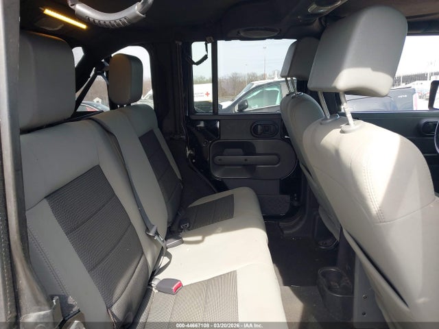 2010 Jeep Wrangler Unlimited Sahara მანქანა იყიდება აუქციონზე, vin: 1J4BA5H14AL220137, აუქციონის ნომერი: 44667108