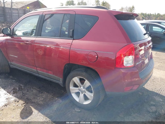 2011 JEEP COMPASS 1J4NF1FB4BD223523 Photo 2
