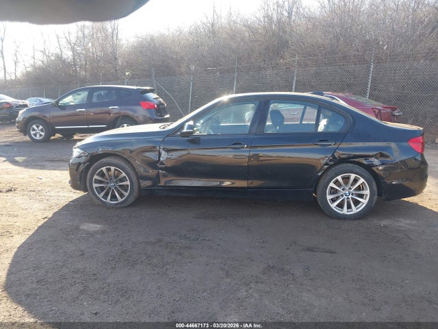 44667173 :رقم المزاد ، WBA8A3C57JA505180 vin ، 2018 Bmw 320i Xdrive مزاد بيع