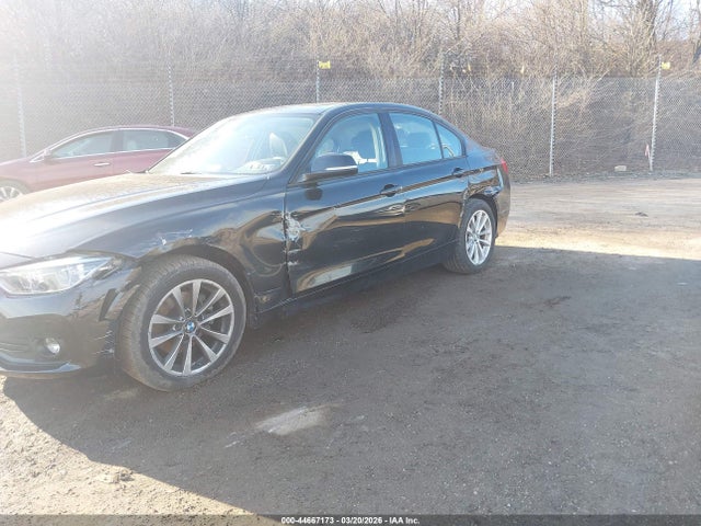 44667173 :رقم المزاد ، WBA8A3C57JA505180 vin ، 2018 Bmw 320i Xdrive مزاد بيع