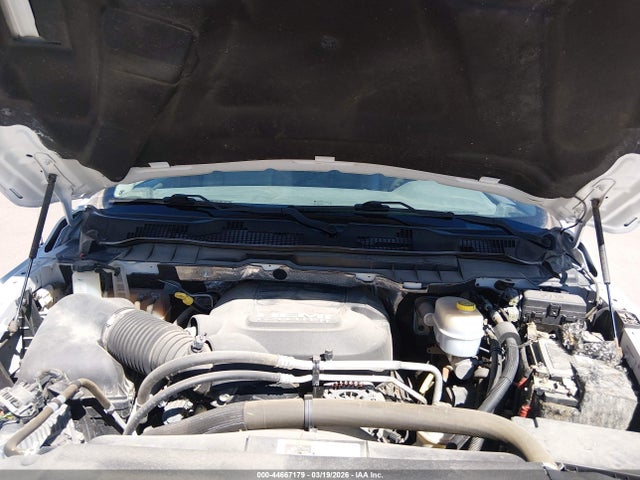 3C7WR5AJ9JG284121 RAM 2500 Tradesman 4x4 8&#039; Box