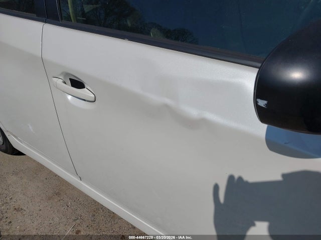 Продаж на аукціоні авто 2015 Toyota Prius Two, vin: JTDKN3DU3F0480553, номер лоту: 44667228