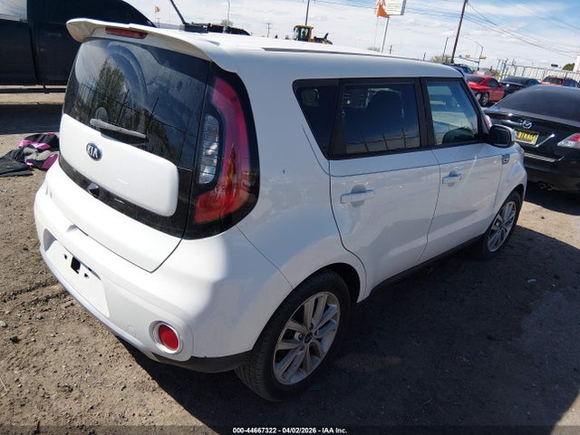 Продаж на аукціоні авто 2018 Kia Soul +, vin: KNDJP3A55J7567065, номер лоту: 44667322