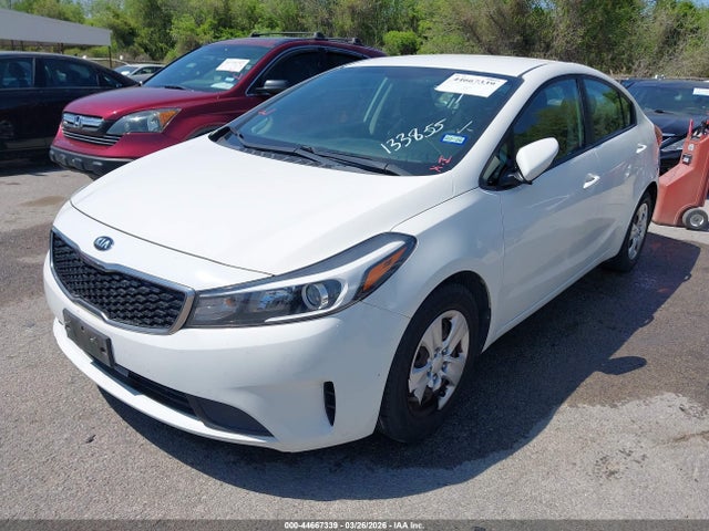KIA FORTE LX 2017 3KPFK4A74HE133855 Image 2