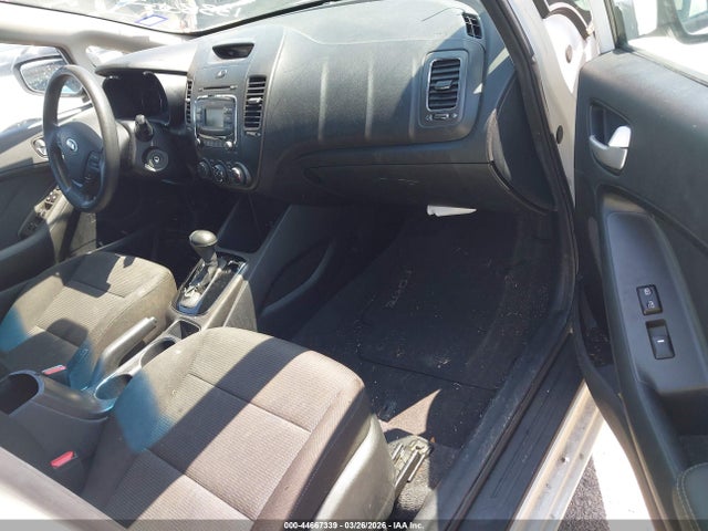 KIA FORTE LX 2017 3KPFK4A74HE133855 Image 5