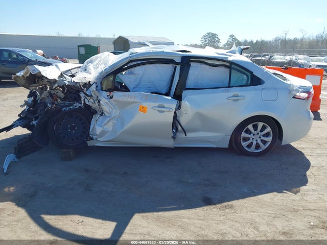 Toyota COROLLA LE 2022 JTDEPMAE7N3002157 Image 14