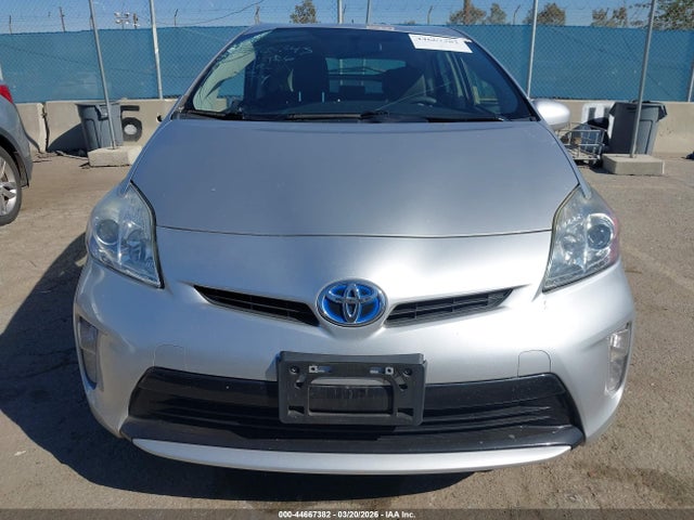 JTDKN3DU8E1738090 Toyota Prius Three