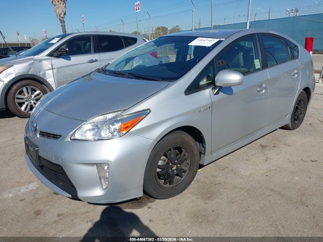 JTDKN3DU8E1738090 Toyota Prius Three
